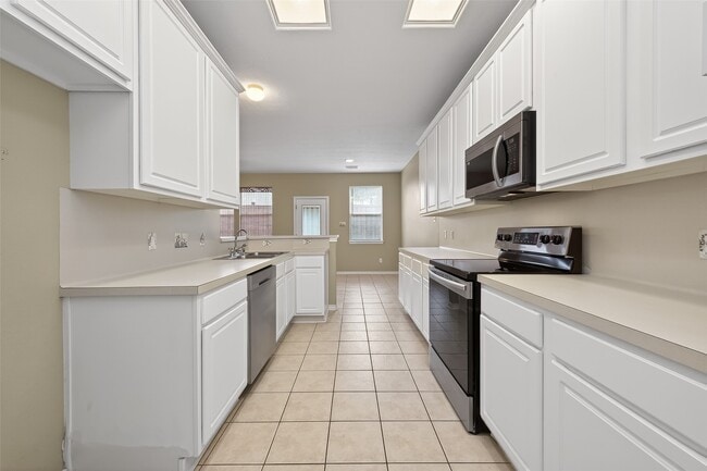 Building Photo - 6127 Morningshire Ln