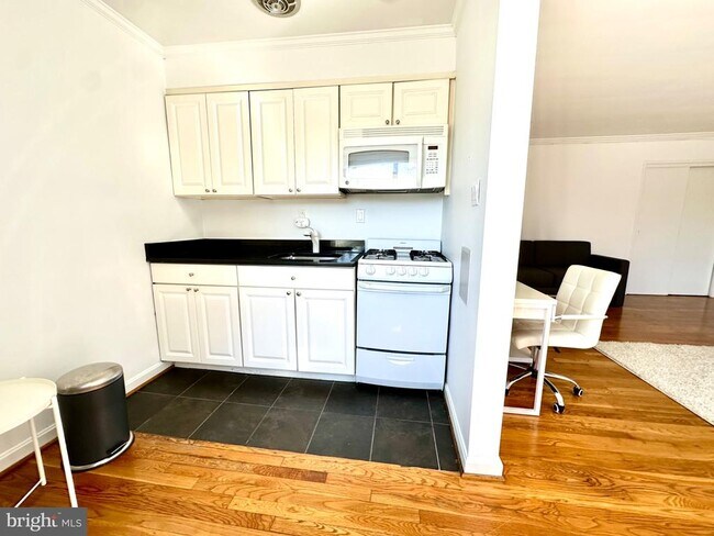 Building Photo - 5112 MacArthur Blvd NW