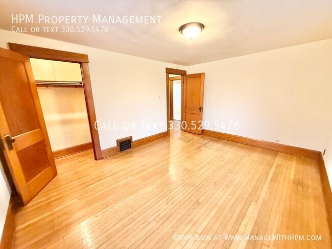 Building Photo - 1208 19th St NW