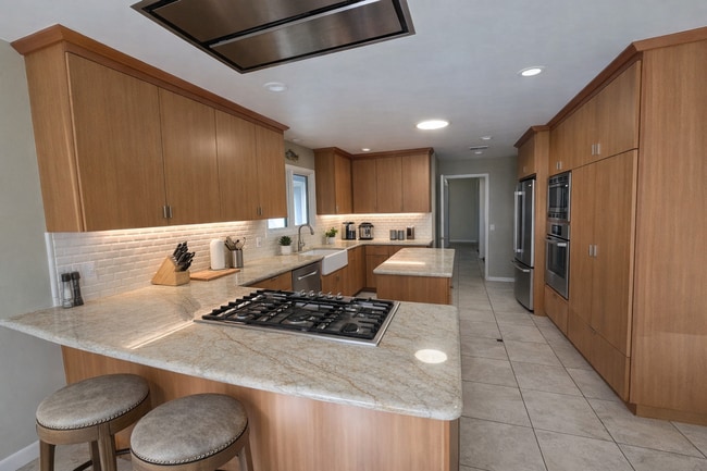 Building Photo - 1118 Marina Cir