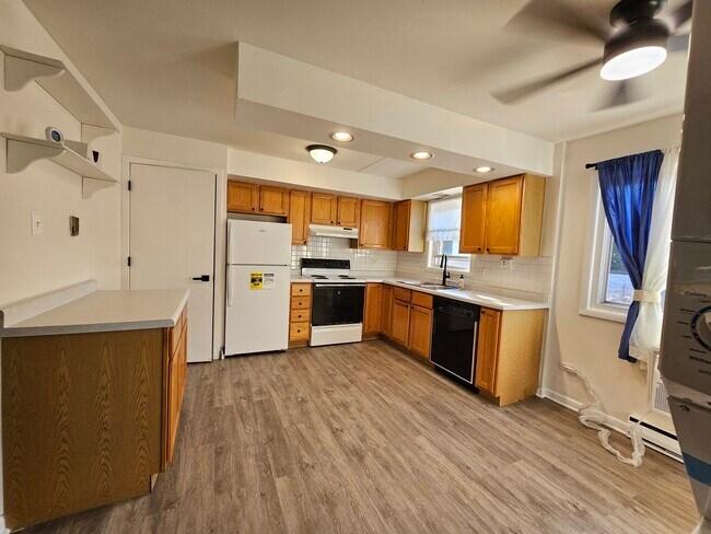 Building Photo - 6862 W Lode Dr