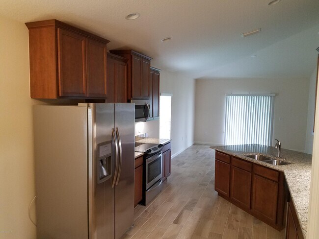 Building Photo - 1536 Fuji Dr