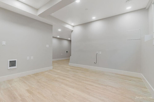 Building Photo - 2420 Van Ness Ave