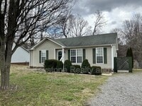 Building Photo - 404 Sideline Dr