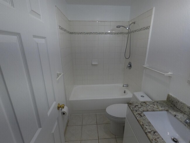 Building Photo - 968 45th St