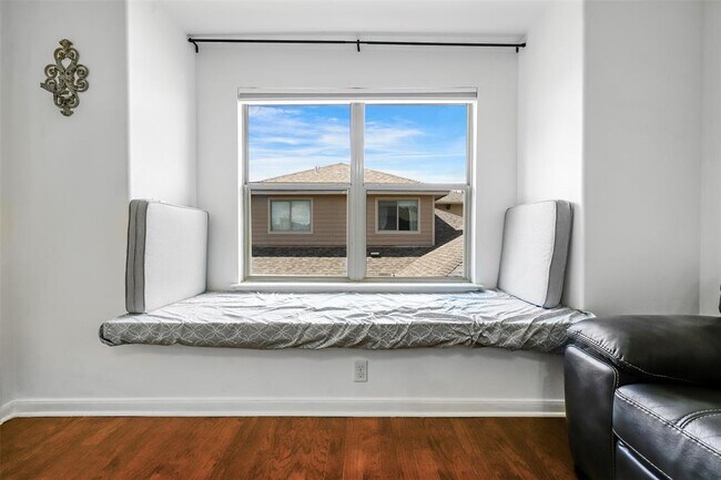 Building Photo - 300 Southern Cross Dr