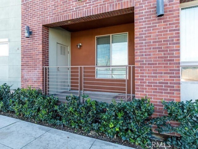 Building Photo - 100 S Alameda St