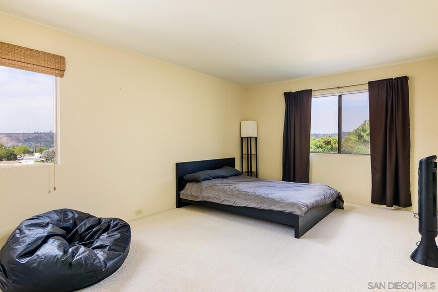 Building Photo - 5125 Fontaine St