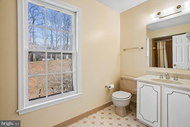 Building Photo - 6604 Tina Ln