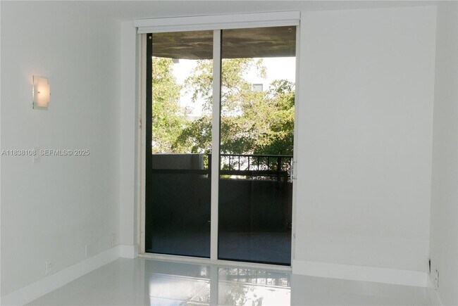 Building Photo - 141 Crandon Blvd