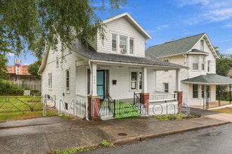 Building Photo - 423 E Washington St