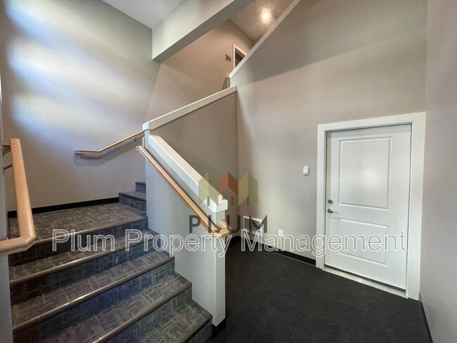 Building Photo - 1720 S 14th St W
