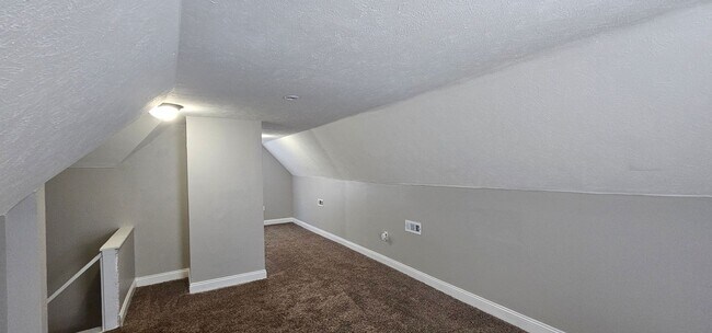 Building Photo - 9710 Easton Ave