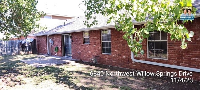 Building Photo - 6840 NW Willow Springs Dr