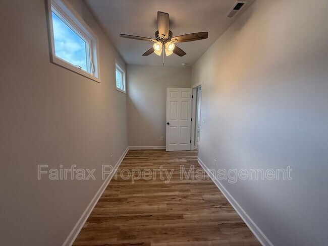 Building Photo - 312 Price Ave