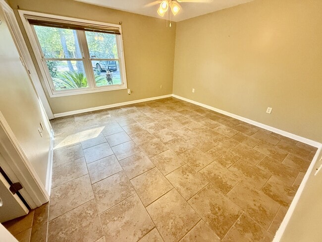 Building Photo - 1700 Lucina Cove