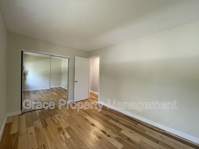 Building Photo - 8741 W 89th Pl