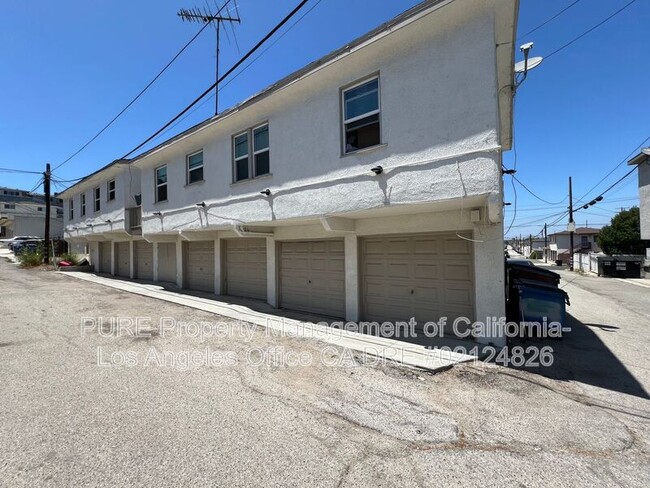 Building Photo - 625 W 23rd St