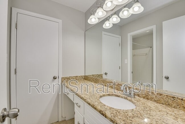 Building Photo - 493 Fairfield Way