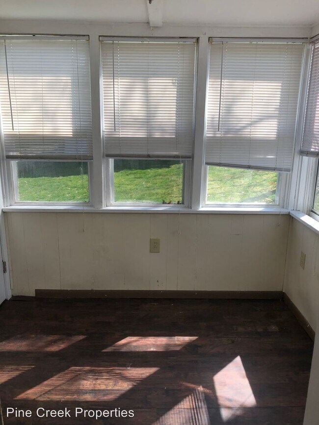 Building Photo - 3 br, 1.5 bath House - 1819 Maywood Rd