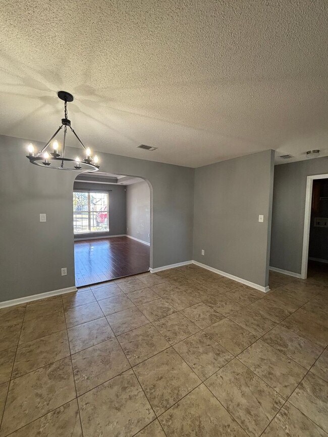Building Photo - 221 Stirling Bridge Dr