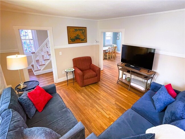 Building Photo - 6 Pope St