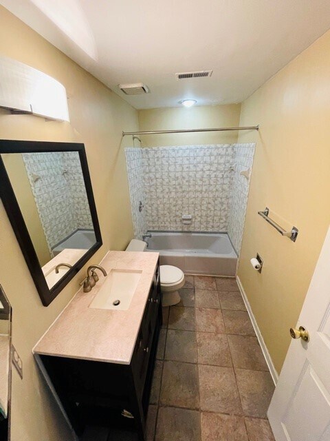 Building Photo - 55 Mulberry St