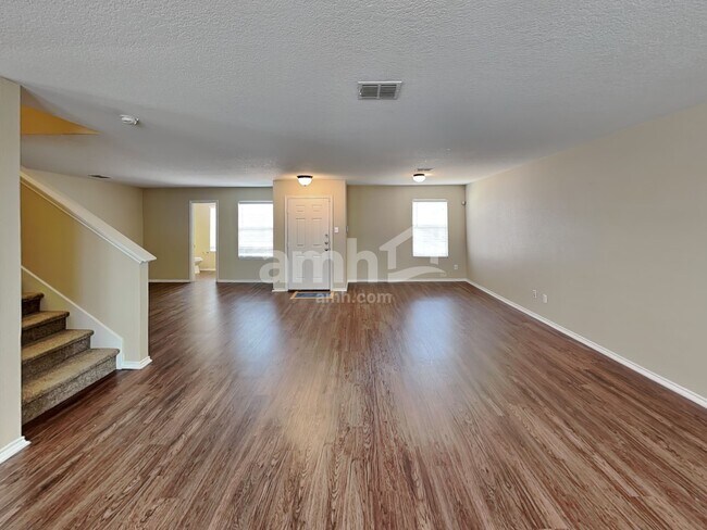 Building Photo - 148 Hinge Chase