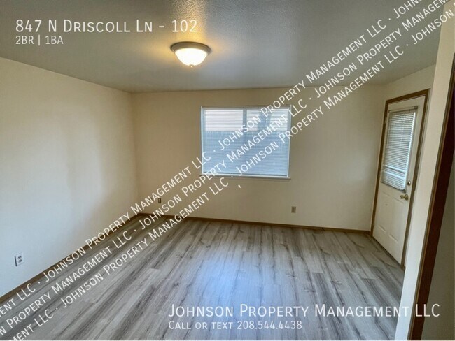 Building Photo - 847 N Driscoll Ln