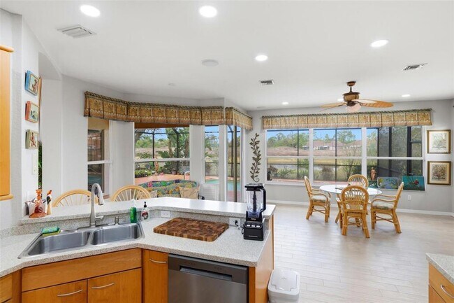 Building Photo - 2499 Silver Palm Rd