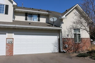 Building Photo - 2696 Mallard Dr