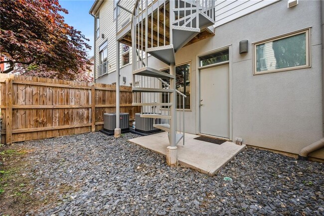 Building Photo - 1360 Peter Haughton Way