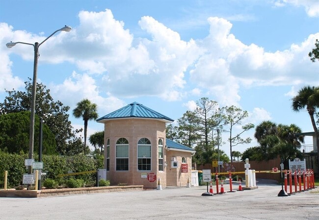 Building Photo - 9000 US-192