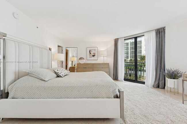 Building Photo - 3000 N Ocean Dr