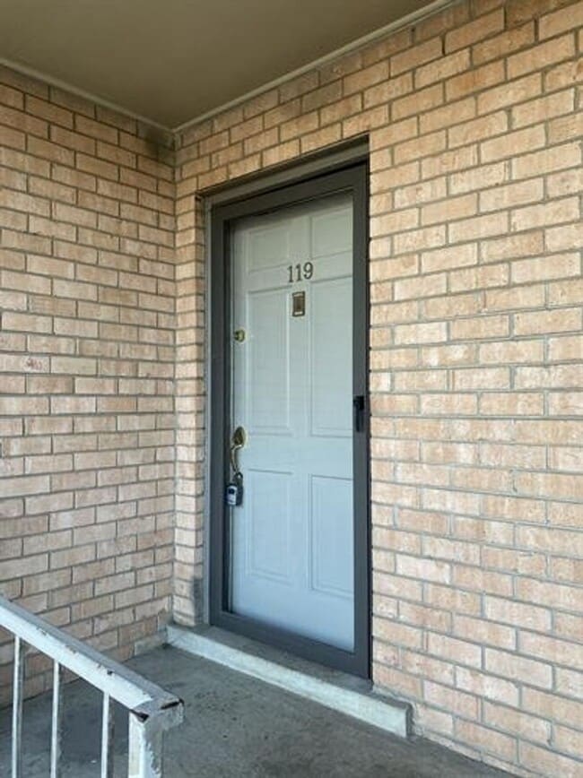 Building Photo - Green Hills Condo with Easy Access to I440