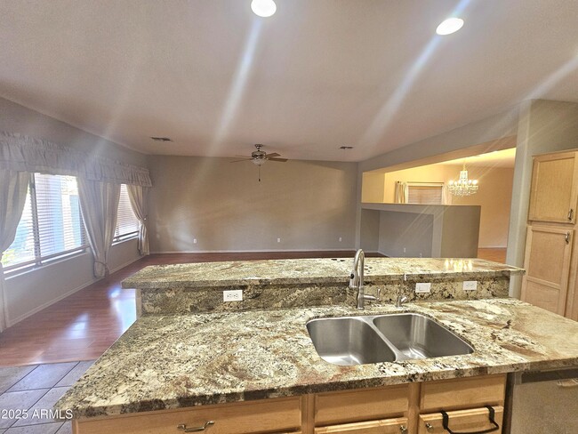 Building Photo - 12815 W Mulberry Dr