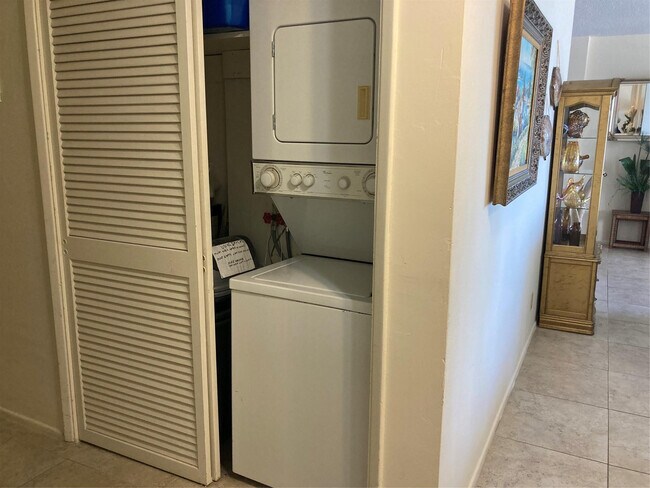 Building Photo - 4010 Galt Ocean Dr