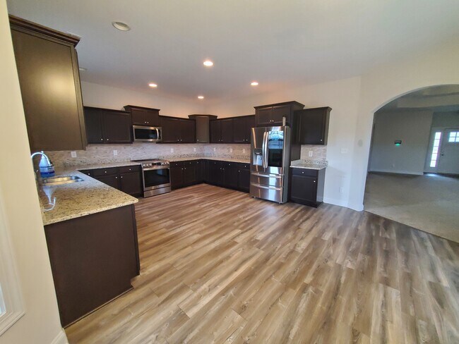 Building Photo - 600 Unity Ct