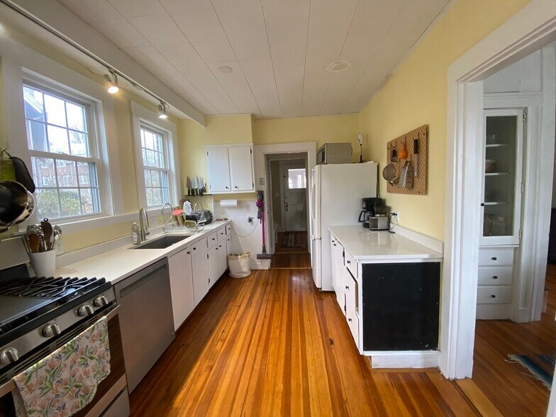 Building Photo - 54 Southbourne Rd