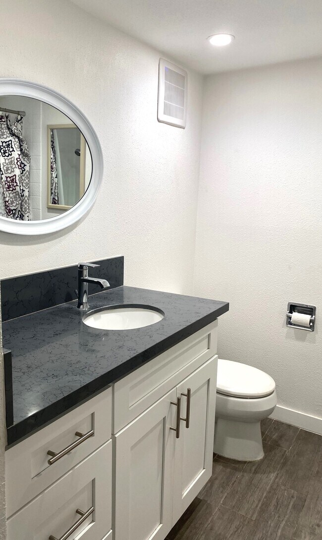 Building Photo - 10535 Wilshire Blvd