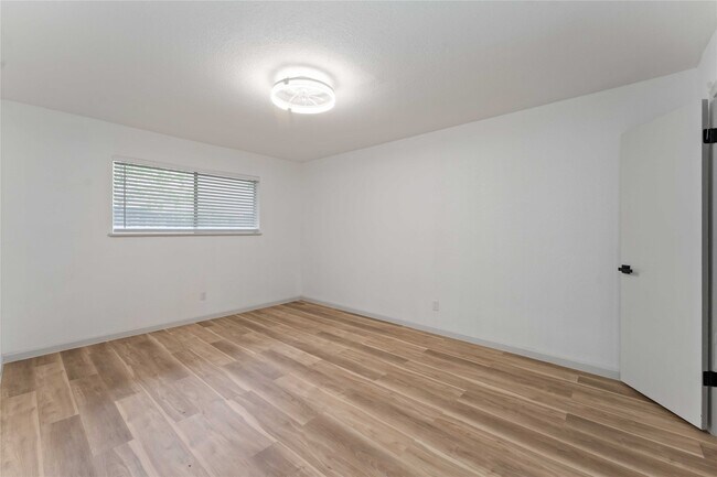 Building Photo - 5722 W Bellfort Ave