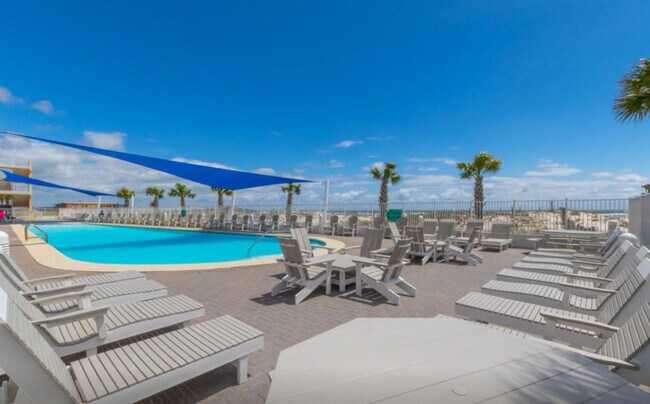 Building Photo - 365 E Beach Blvd