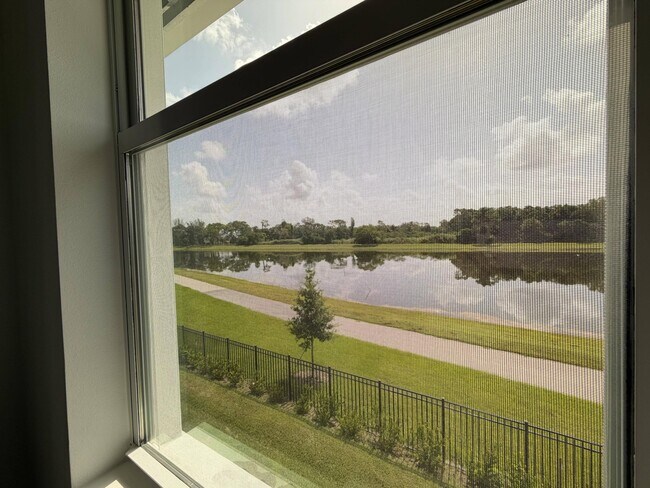 Building Photo - 4402 Longwood Lake Sq