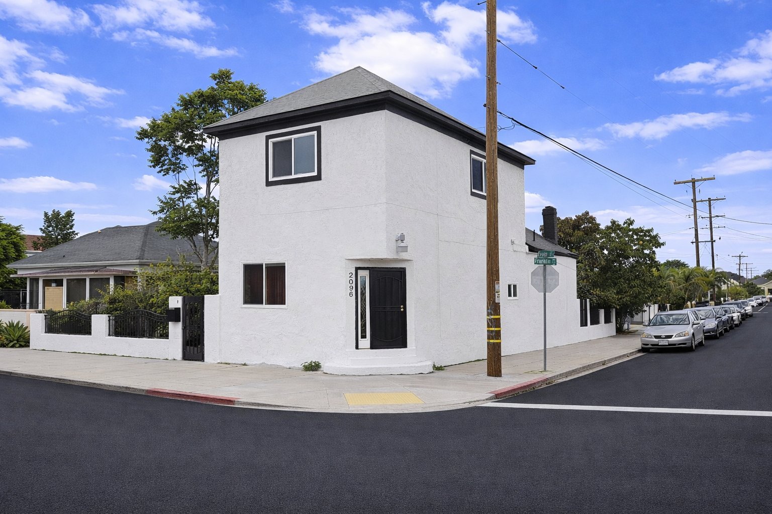 Building Photo - 2096 Franklin Ave