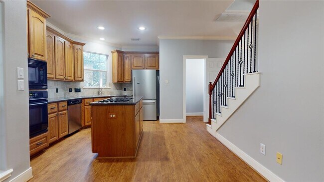 Building Photo - 328 Malone St