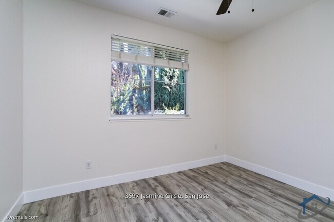 Building Photo - 3697 Jasmine Cir