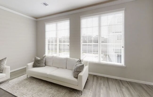 Building Photo - 5609 Mina Way