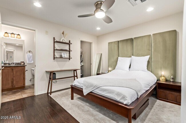 Building Photo - 6940 E Cochise Rd