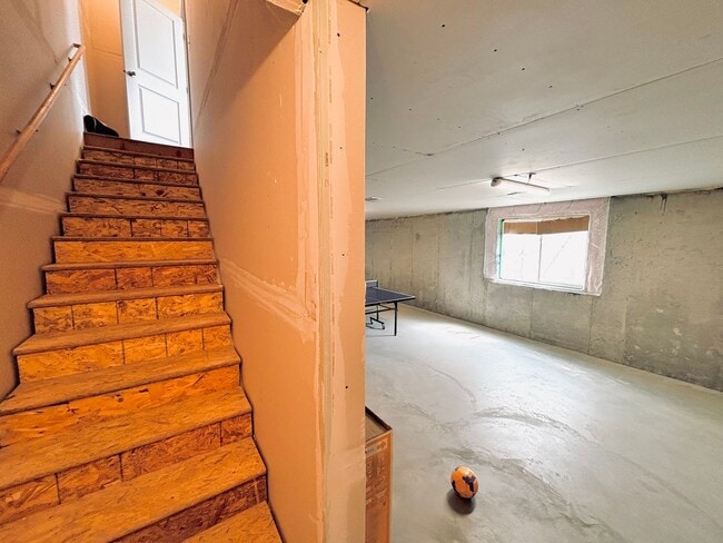 Building Photo - Solar Home!  Beautiful 4bed/3bath Single Family Home in Shakopee