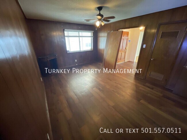 Building Photo - 1413 S Pulaski St